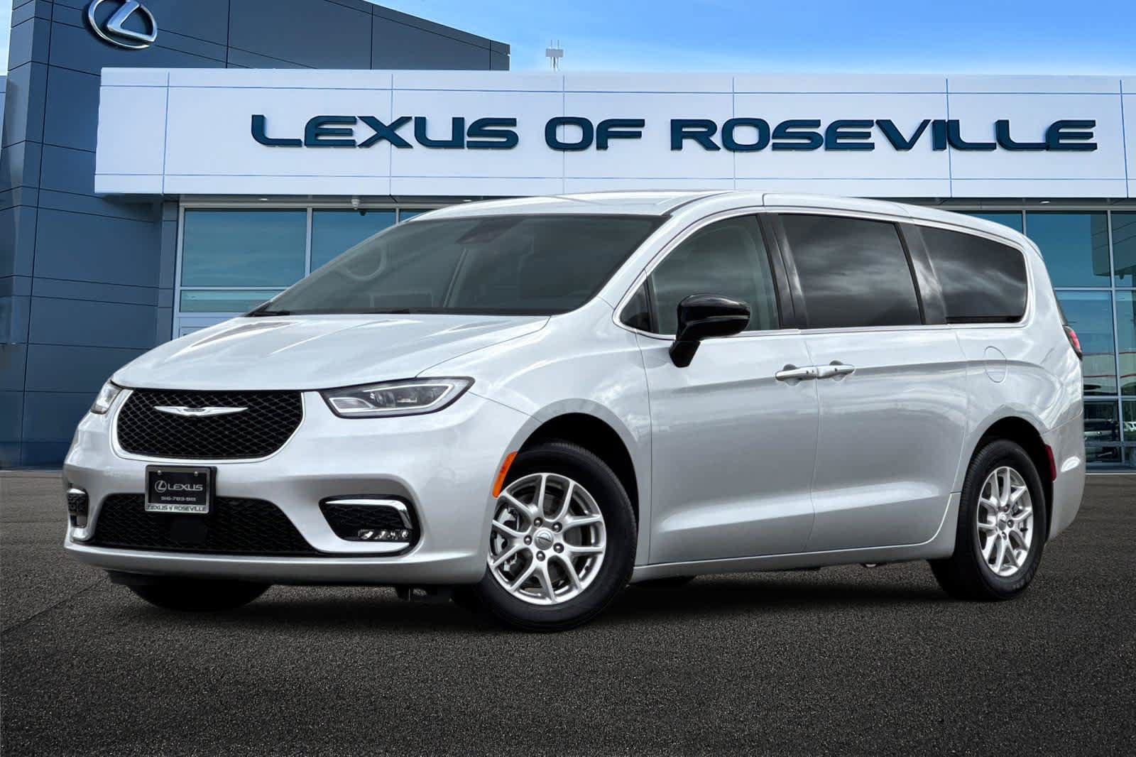 Used 2024 Chrysler Pacifica Touring-L