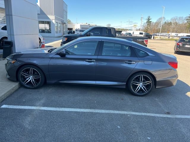 Used 2021 Honda Accord Touring image 2