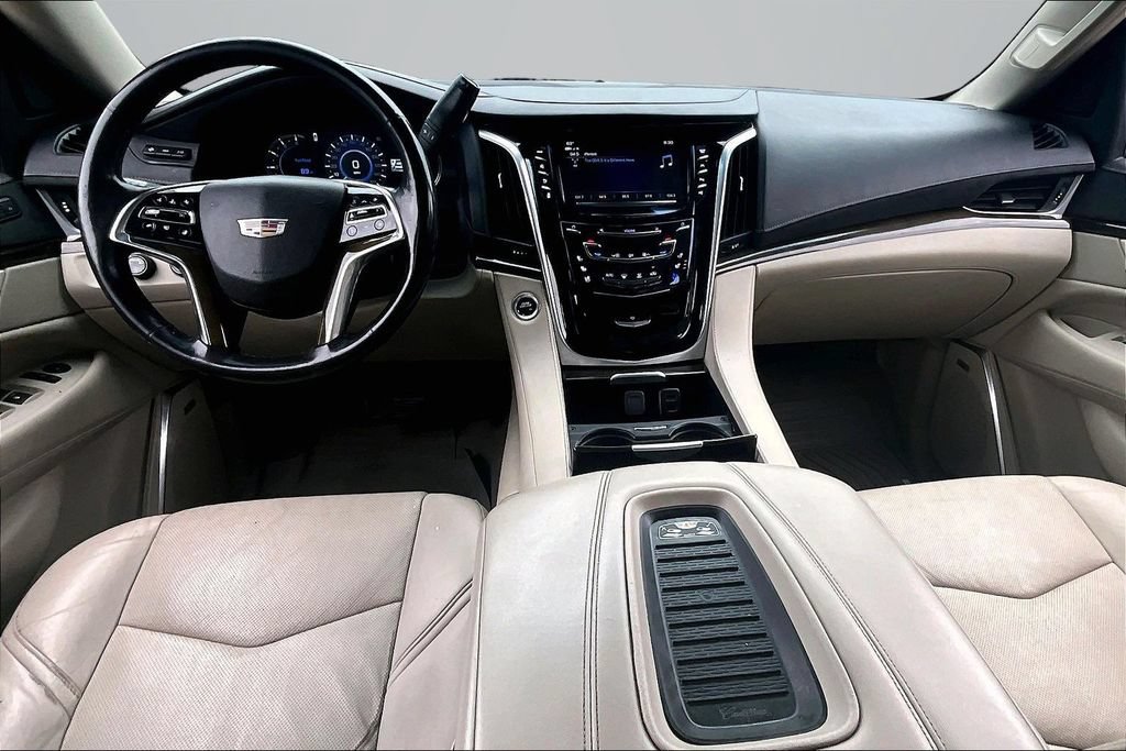 Used 2020 Cadillac Escalade Luxury AWD/4WD image 7