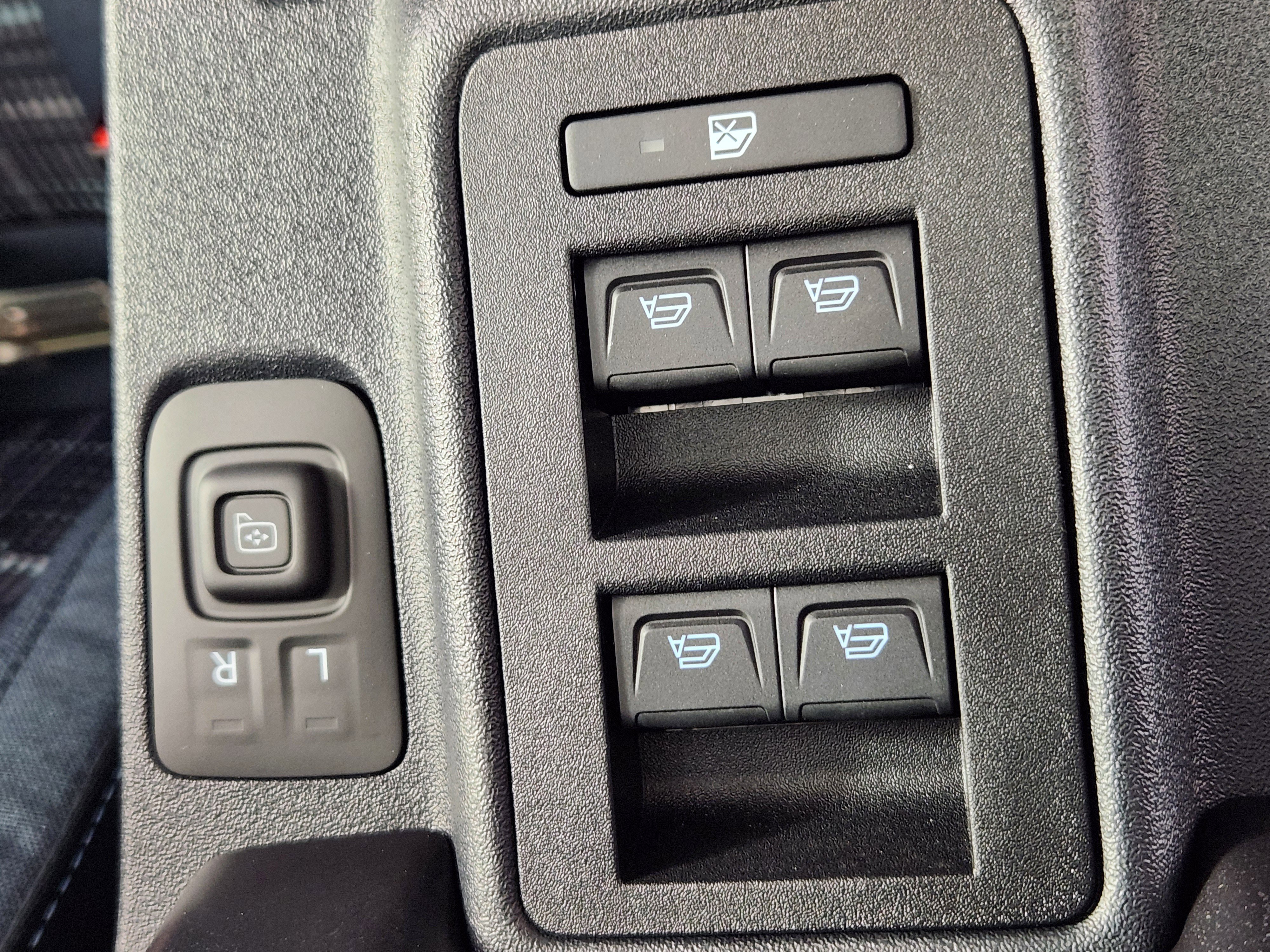 New 2025 Ford Bronco Heritage Edition image 17