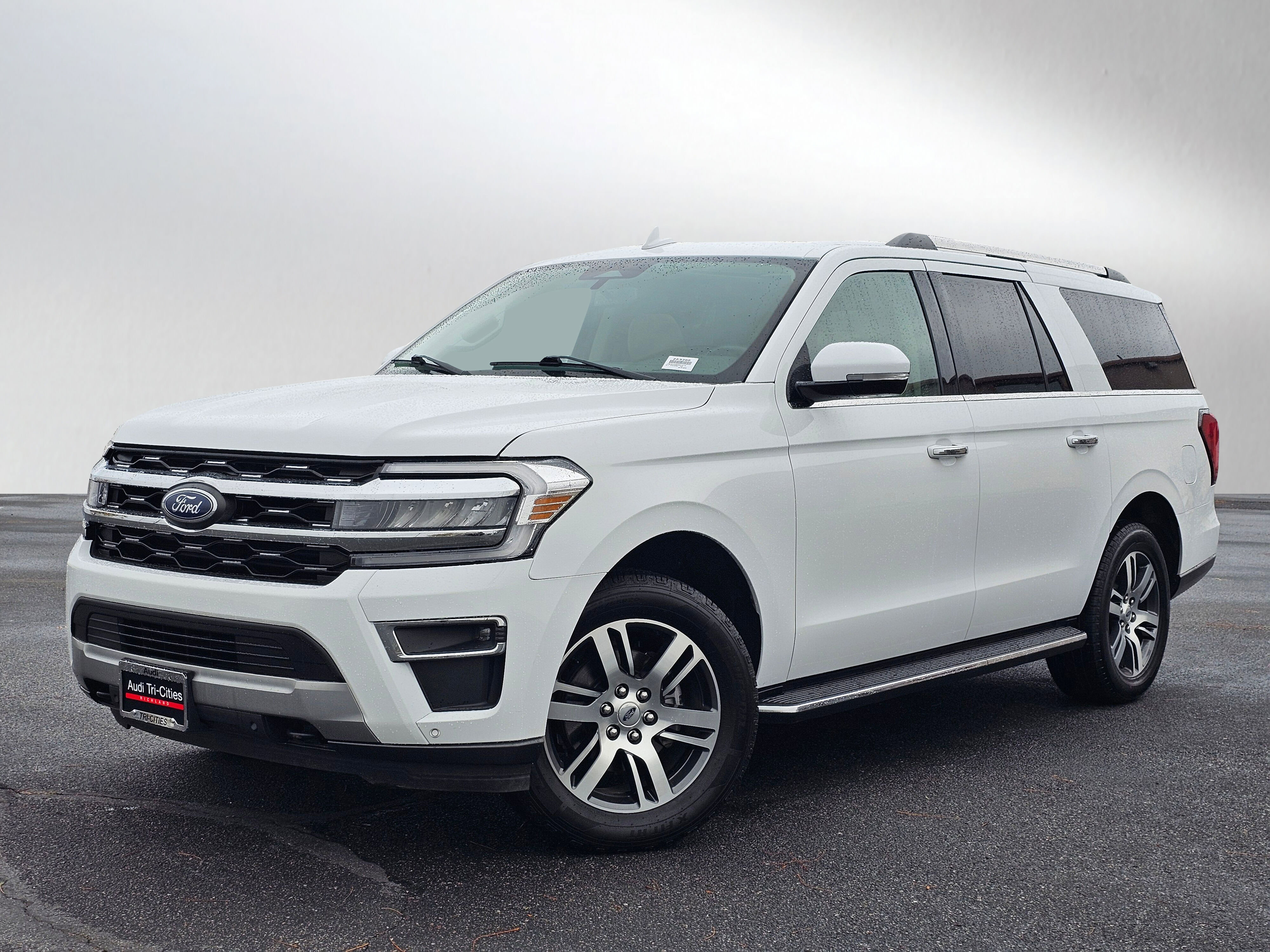 Used 2023 Ford Expedition Max Limited image 1