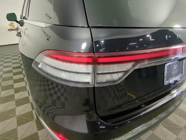 Used 2020 Lincoln Aviator Reserve w/ Elements Package Plus AWD/4WD image 32