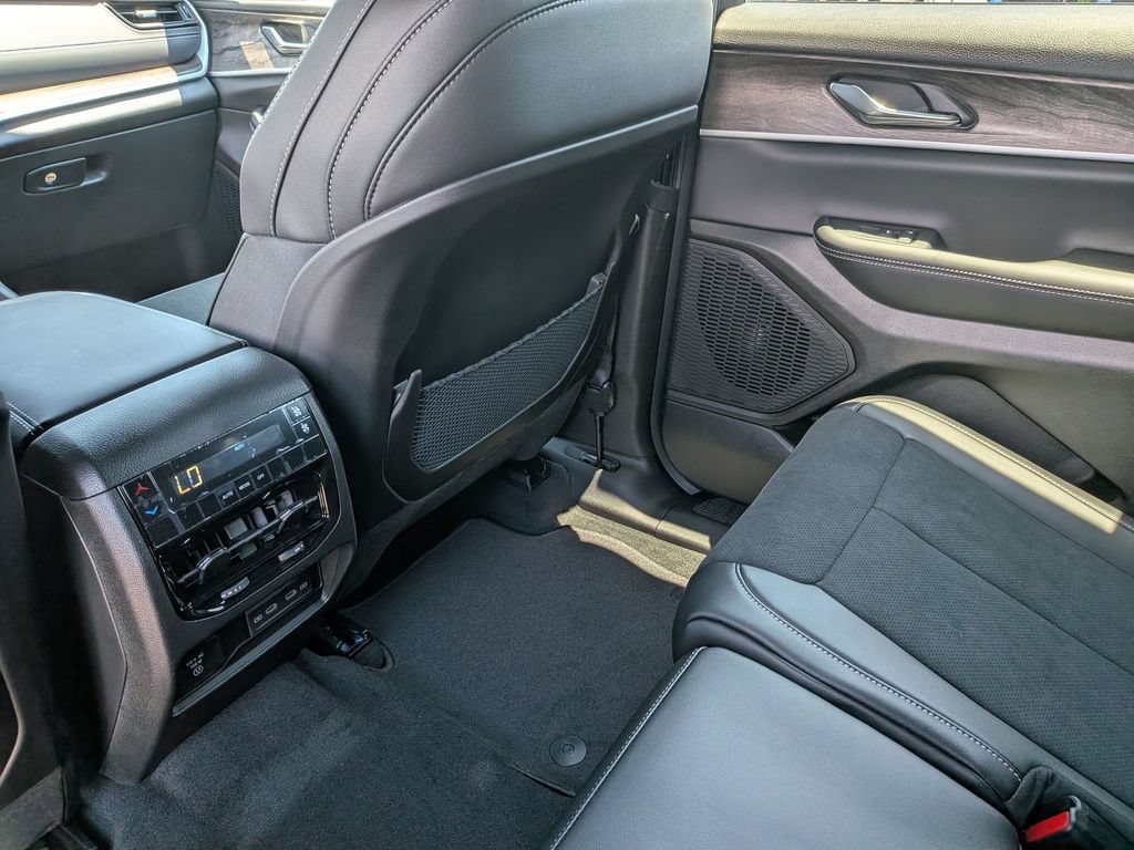 New 2026 Jeep Grand Cherokee L 2WD image 33