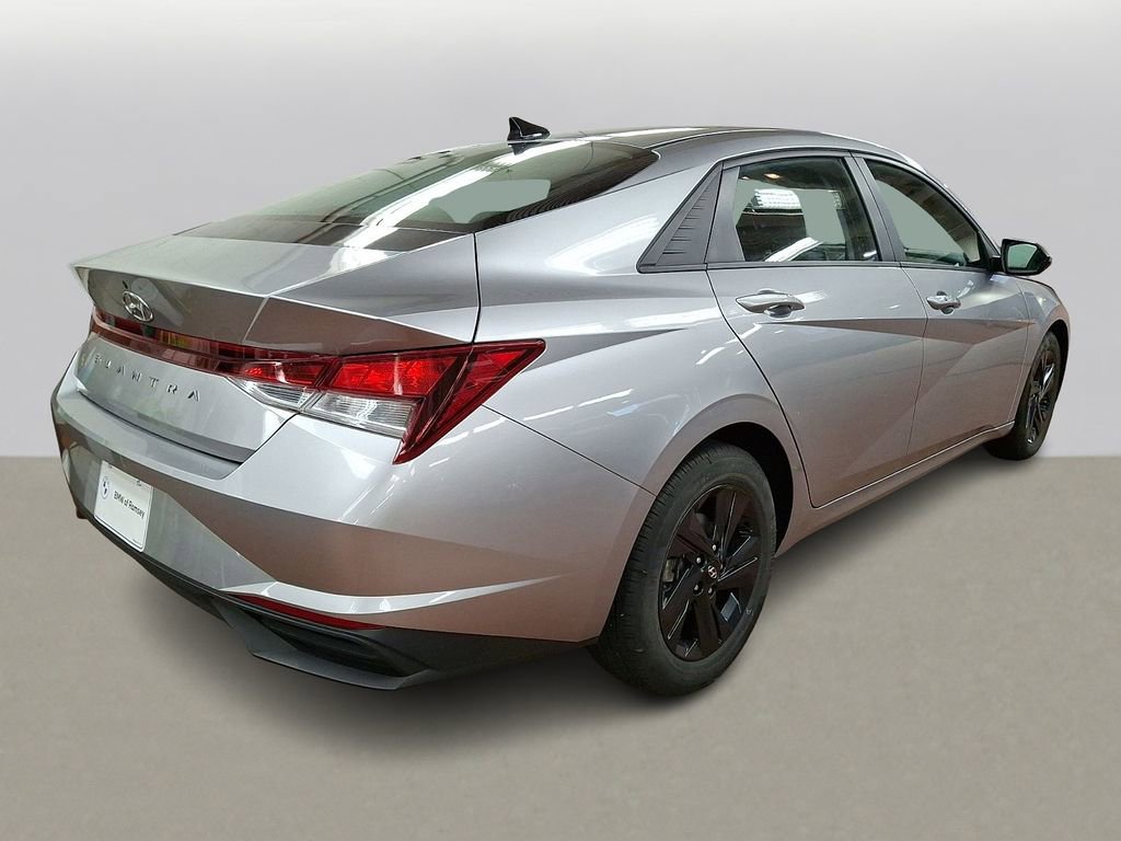 Used 2023 Hyundai Elantra SEL image 4