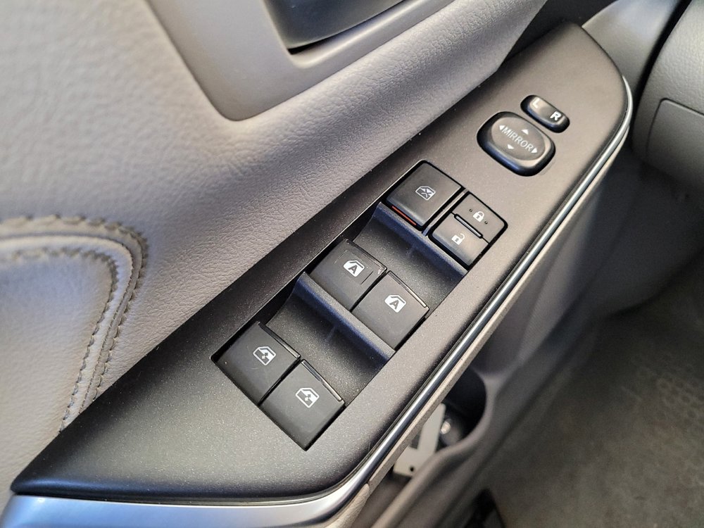 Used 2017 Toyota Camry XLE FWD image 27