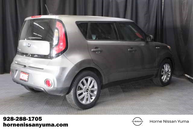 Used 2017 Kia Soul + image 13