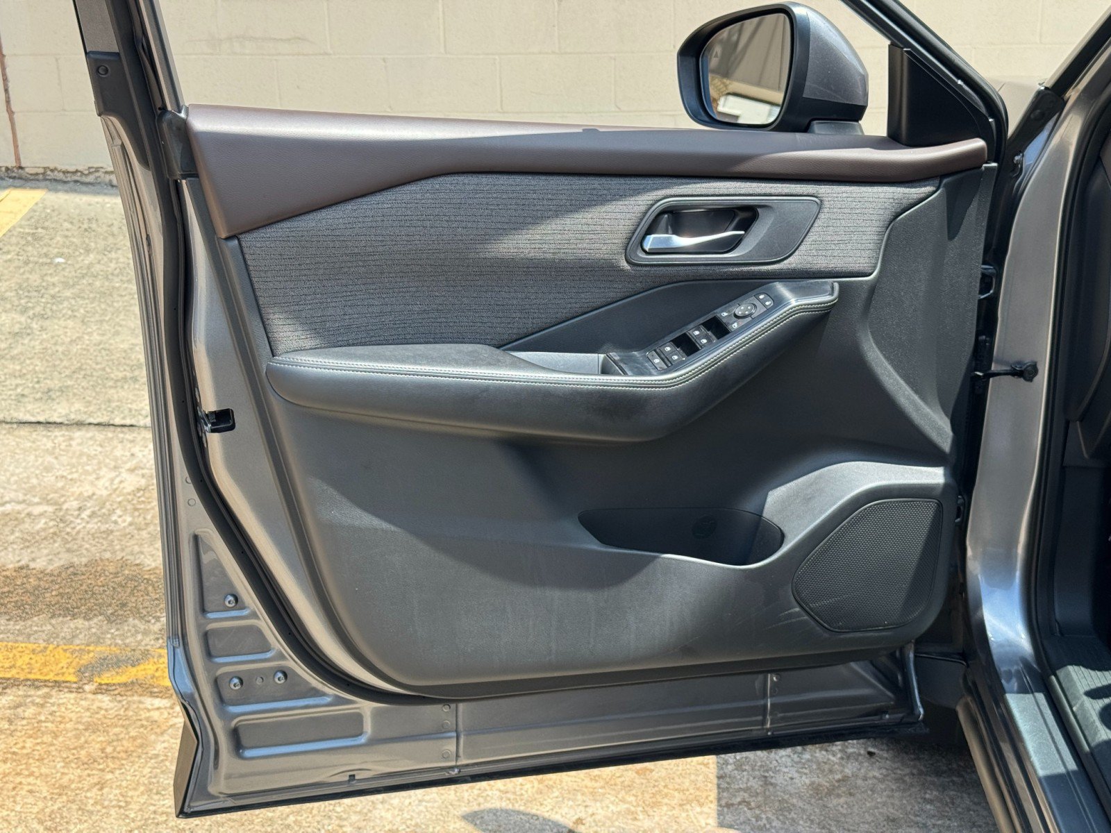 Used 2022 Nissan Rogue SV FWD image 35