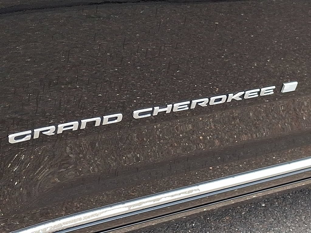 Used 2023 Jeep Grand Cherokee L Summit AWD/4WD image 38