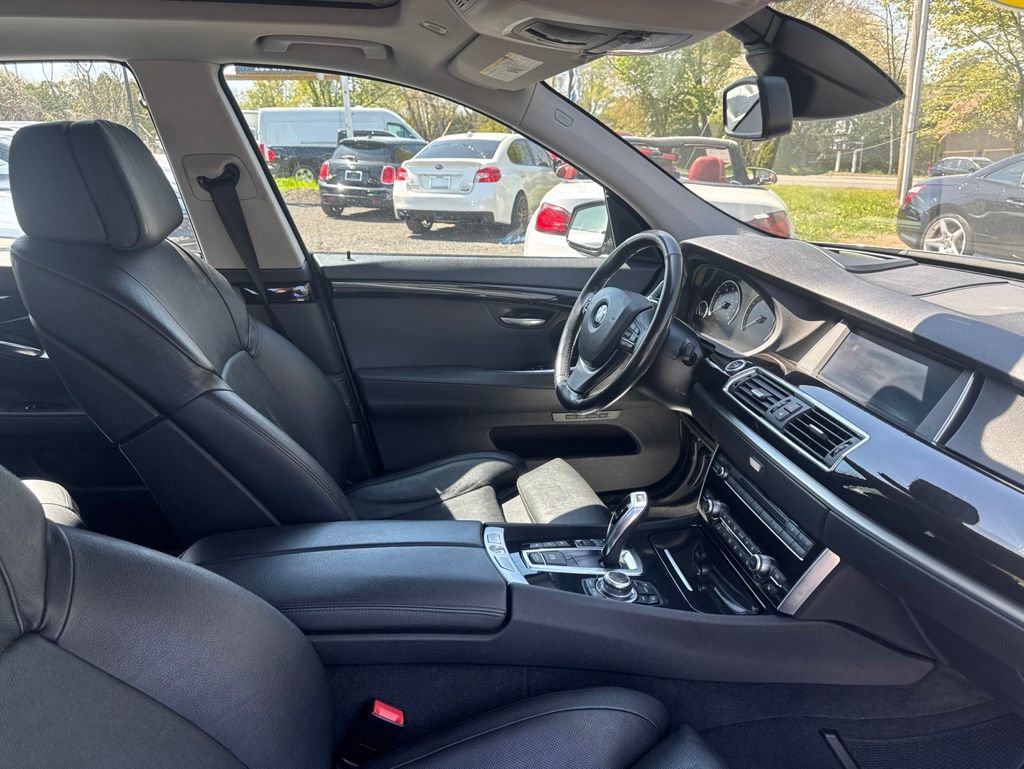 Used 2011 BMW 550i Gran Turismo xDrive AWD/4WD image 36