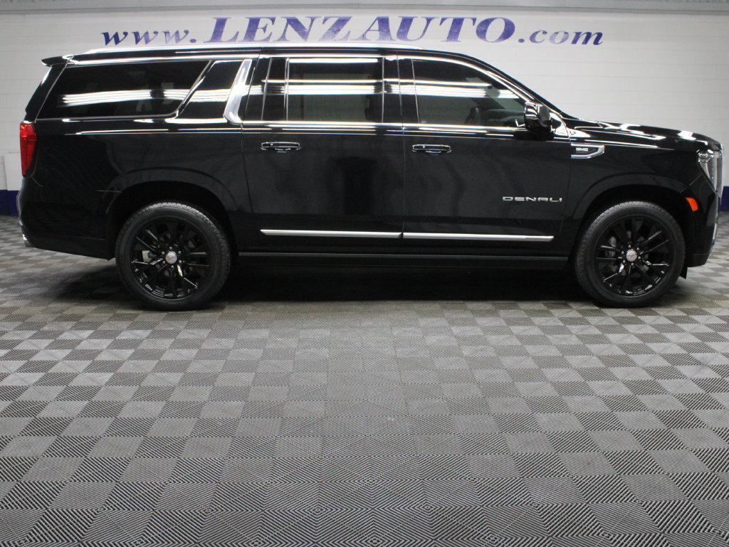 Used 2023 GMC Yukon XL Denali AWD/4WD image 2