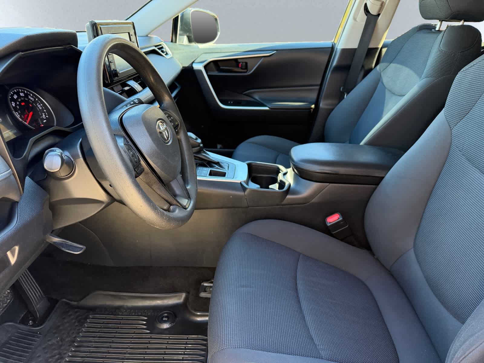Used 2019 Toyota RAV4 LE w/ All Weather Liner Package AWD/4WD image 15