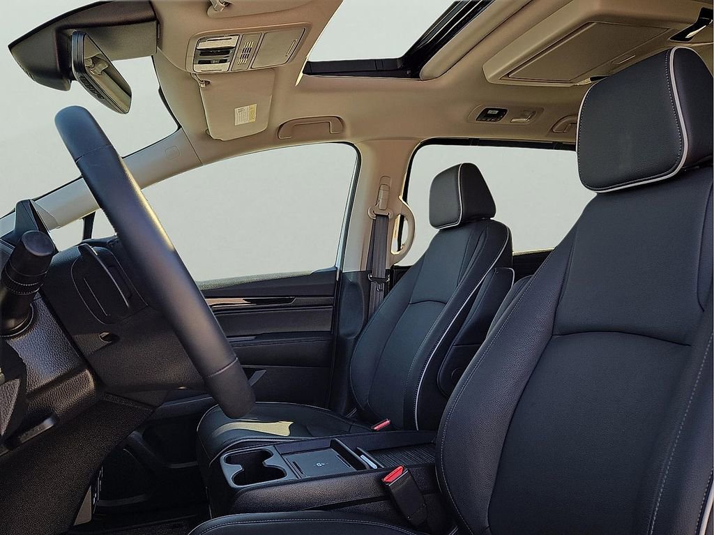 Used 2025 Honda Odyssey Touring image 14