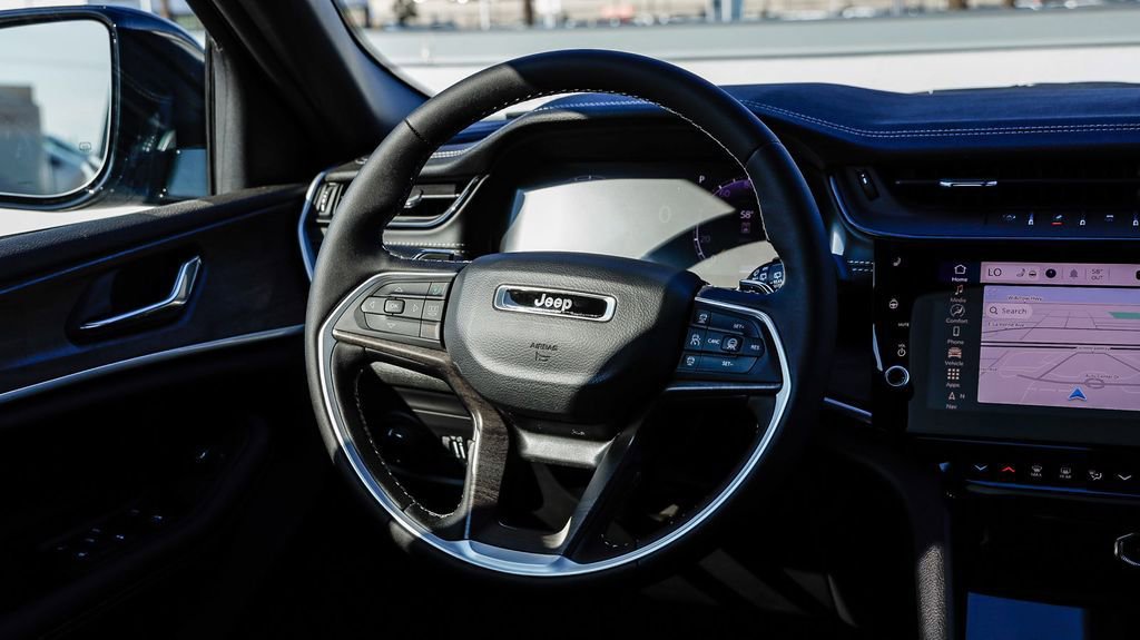 New 2026 Jeep Grand Cherokee Altitude image 18