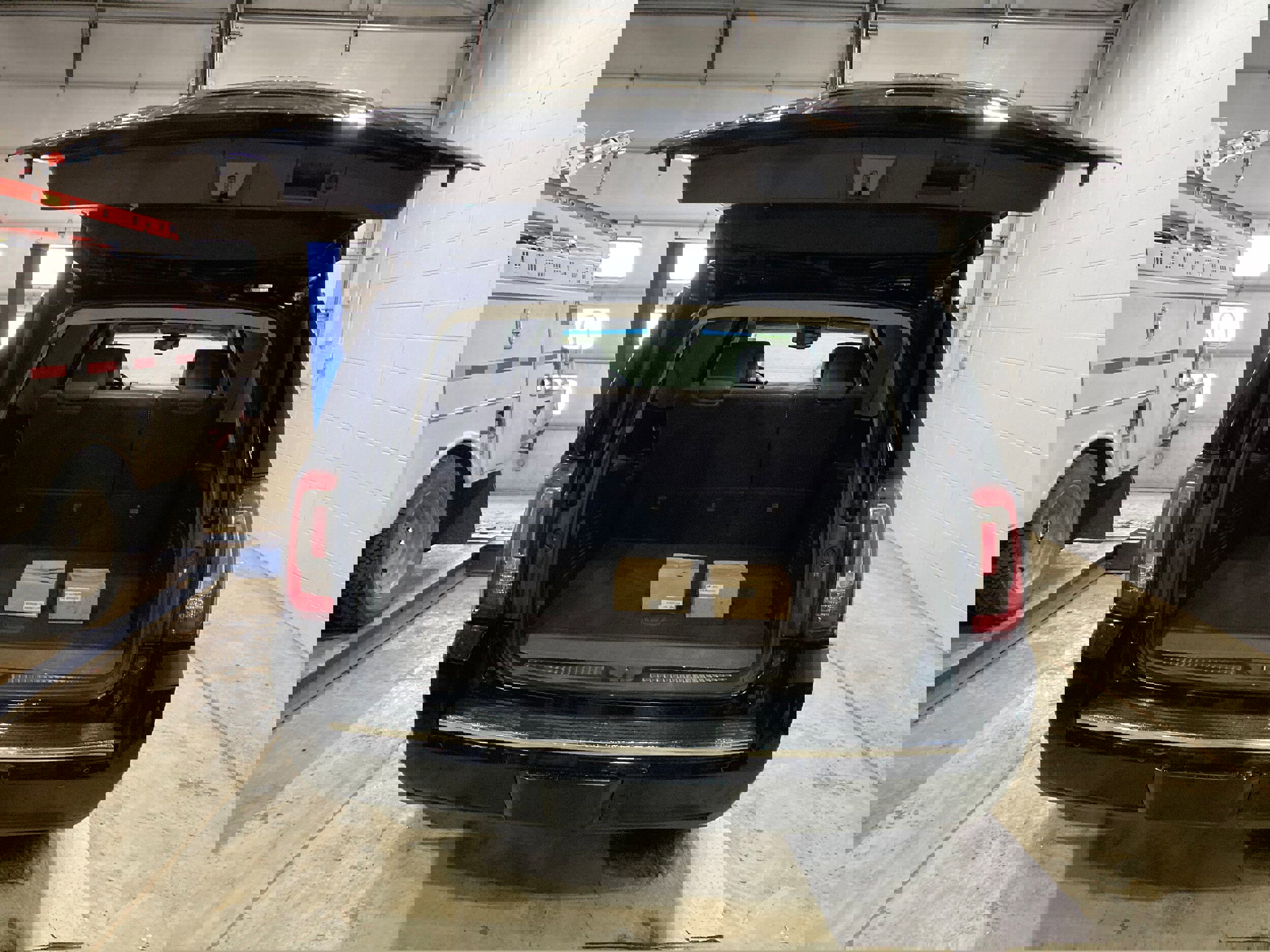 Used 2017 GMC Yukon XL Denali w/ Open Road Package image 17