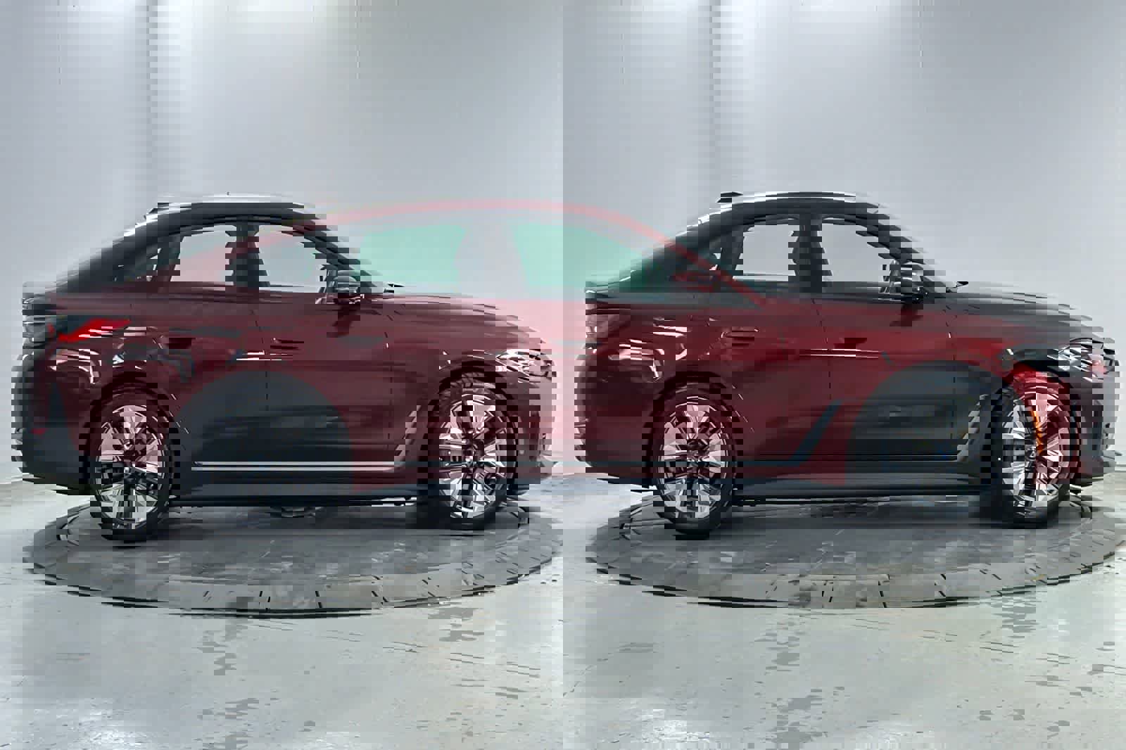 Used 2023 BMW i4 eDrive35 image 8