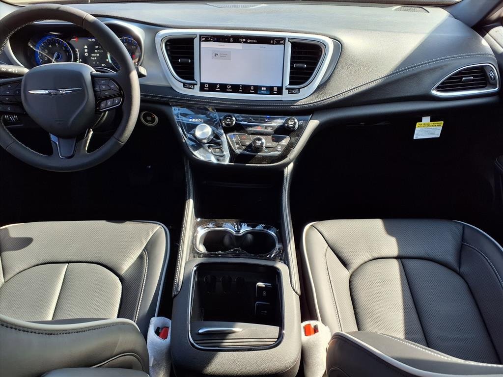 New 2026 Chrysler Pacifica Limited image 8
