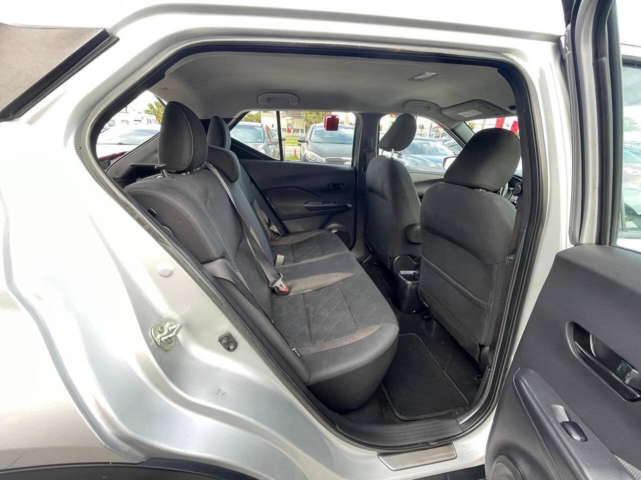 Used 2020 Nissan Kicks S FWD image 10