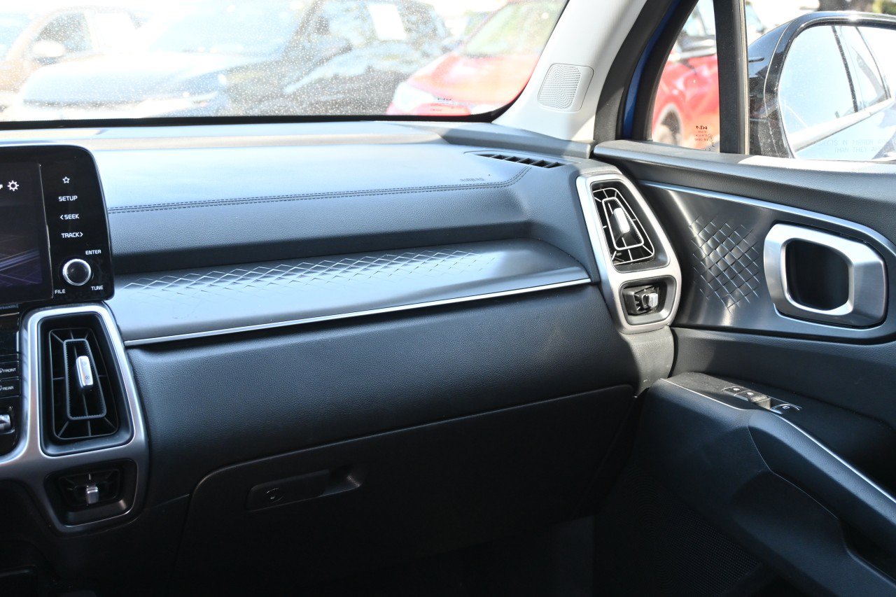 Used 2022 Kia Sorento S FWD image 8