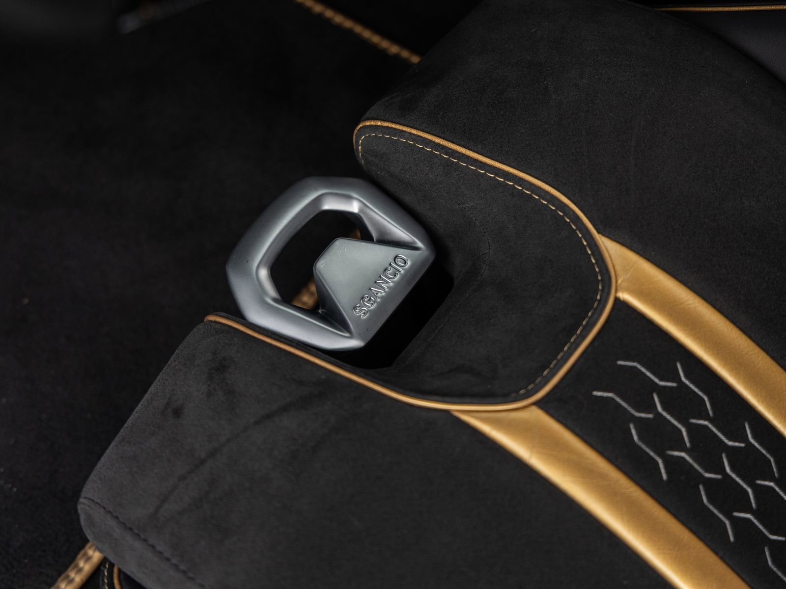 Used 2023 Lamborghini Huracan Tecnica RWD image 32