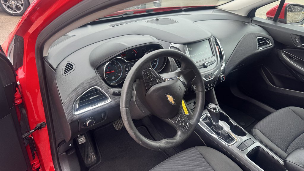 Used 2016 Chevrolet Cruze LT image 15