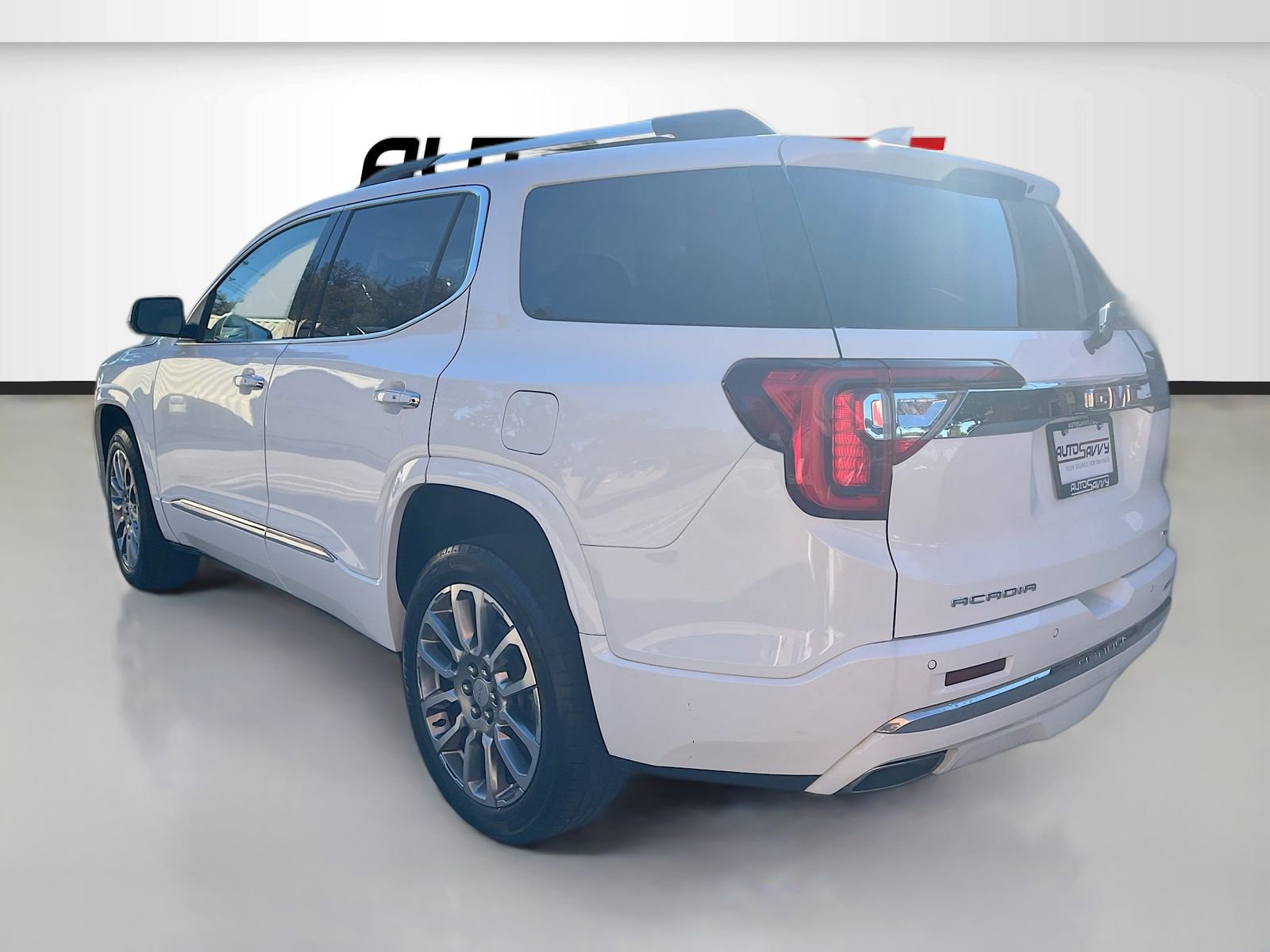 Used 2023 GMC Acadia Denali image 5