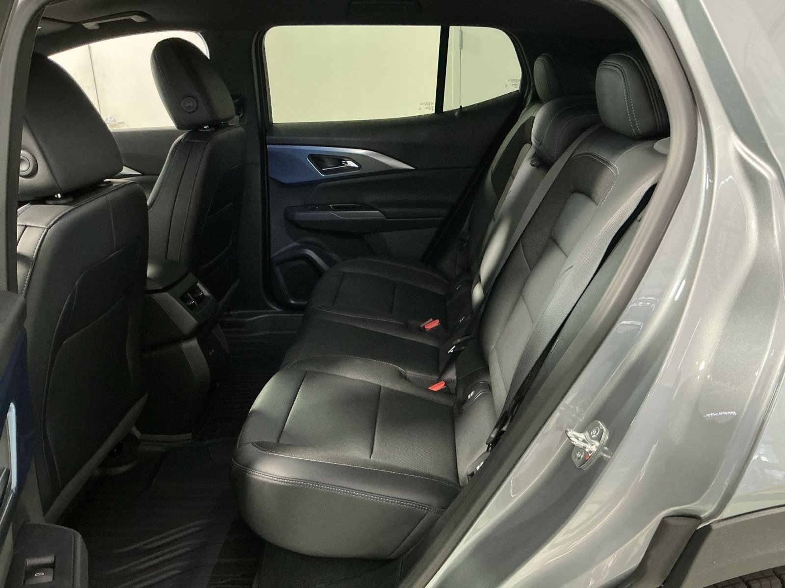 New 2026 Chevrolet Equinox EV LT FWD image 31