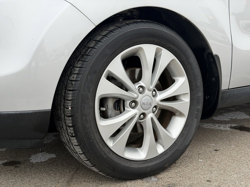 Used 2016 Kia Soul + image 27