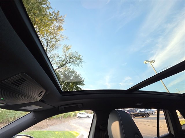 New 2026 Volkswagen Tiguan SE R-Line image 23