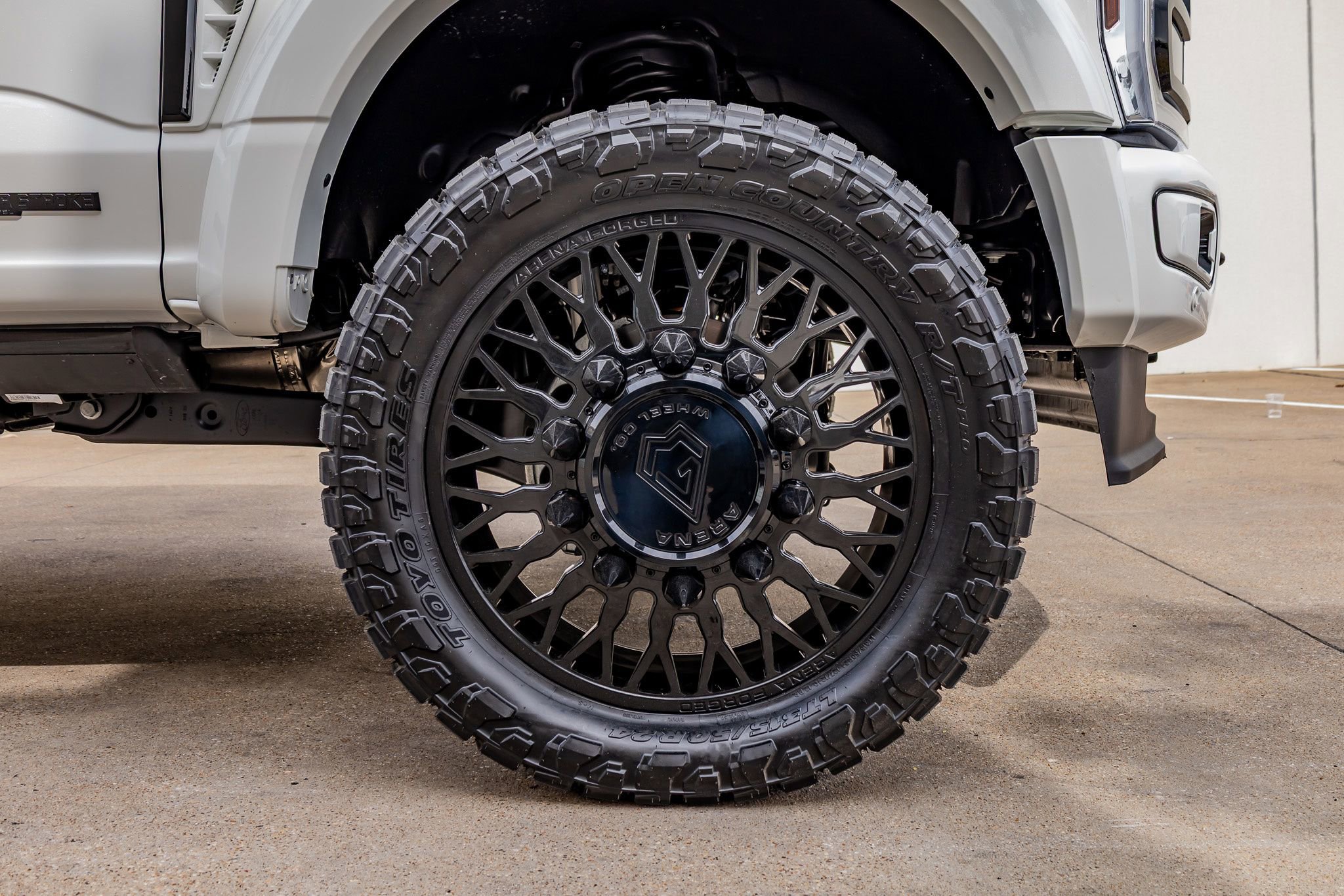 Used 2026 Ford F450 Platinum w/ Platinum Plus Package image 12