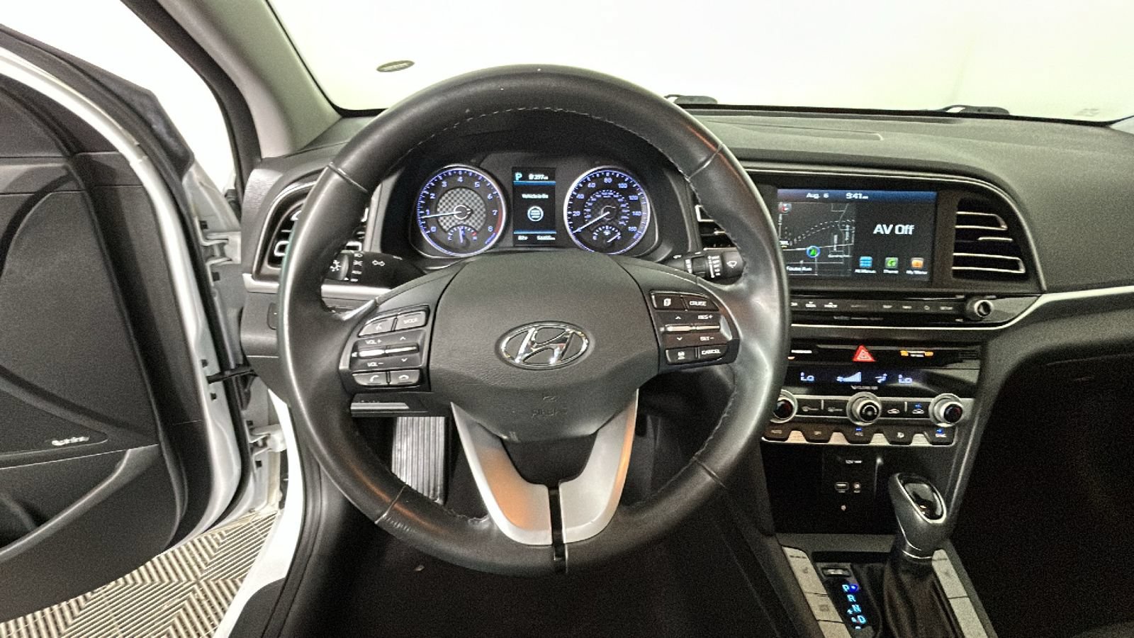 Used 2020 Hyundai Elantra Limited w/ Ultimate Package 03 FWD image 17