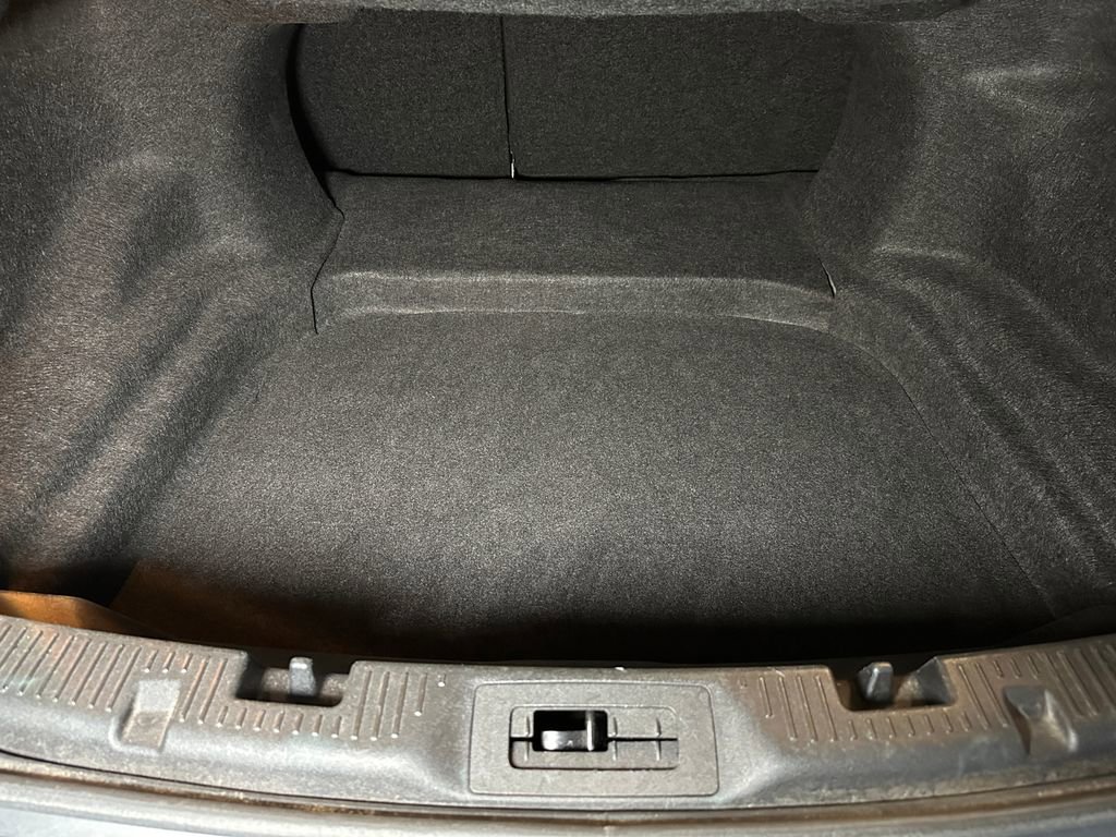 Used 2018 Ford Taurus Limited FWD image 22