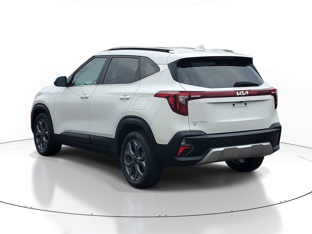 Certified 2024 Kia Seltos S FWD image 3
