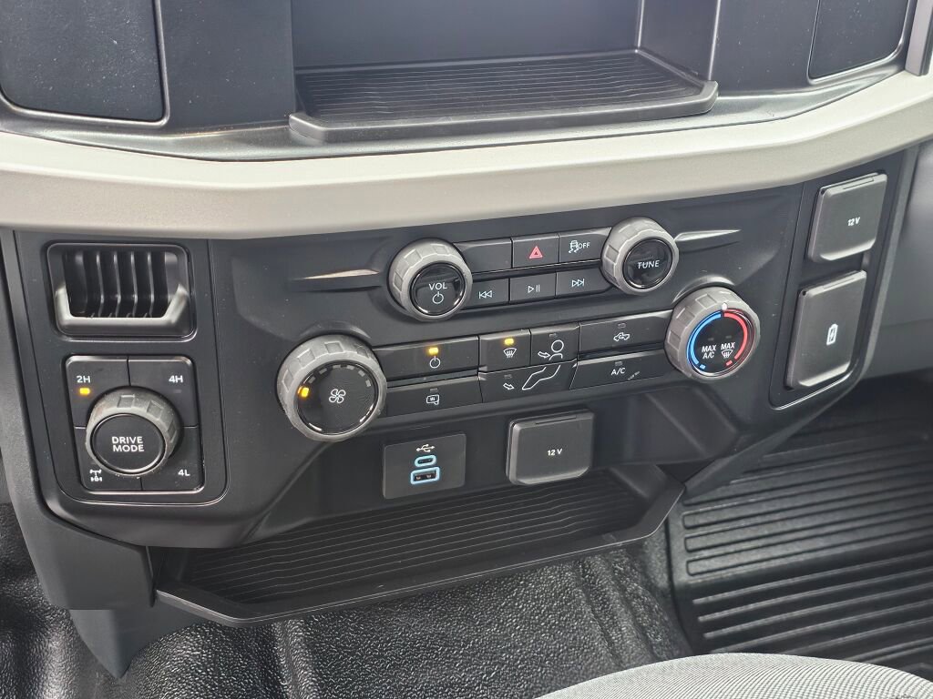 New 2026 Ford F350 XL w/ XL Chrome Package image 18