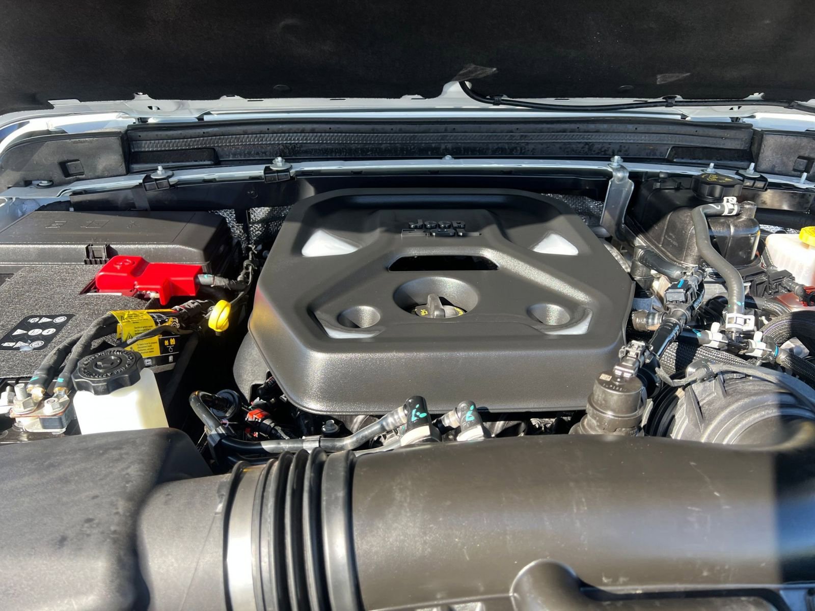 Used 2025 Jeep Wrangler Sport S image 32