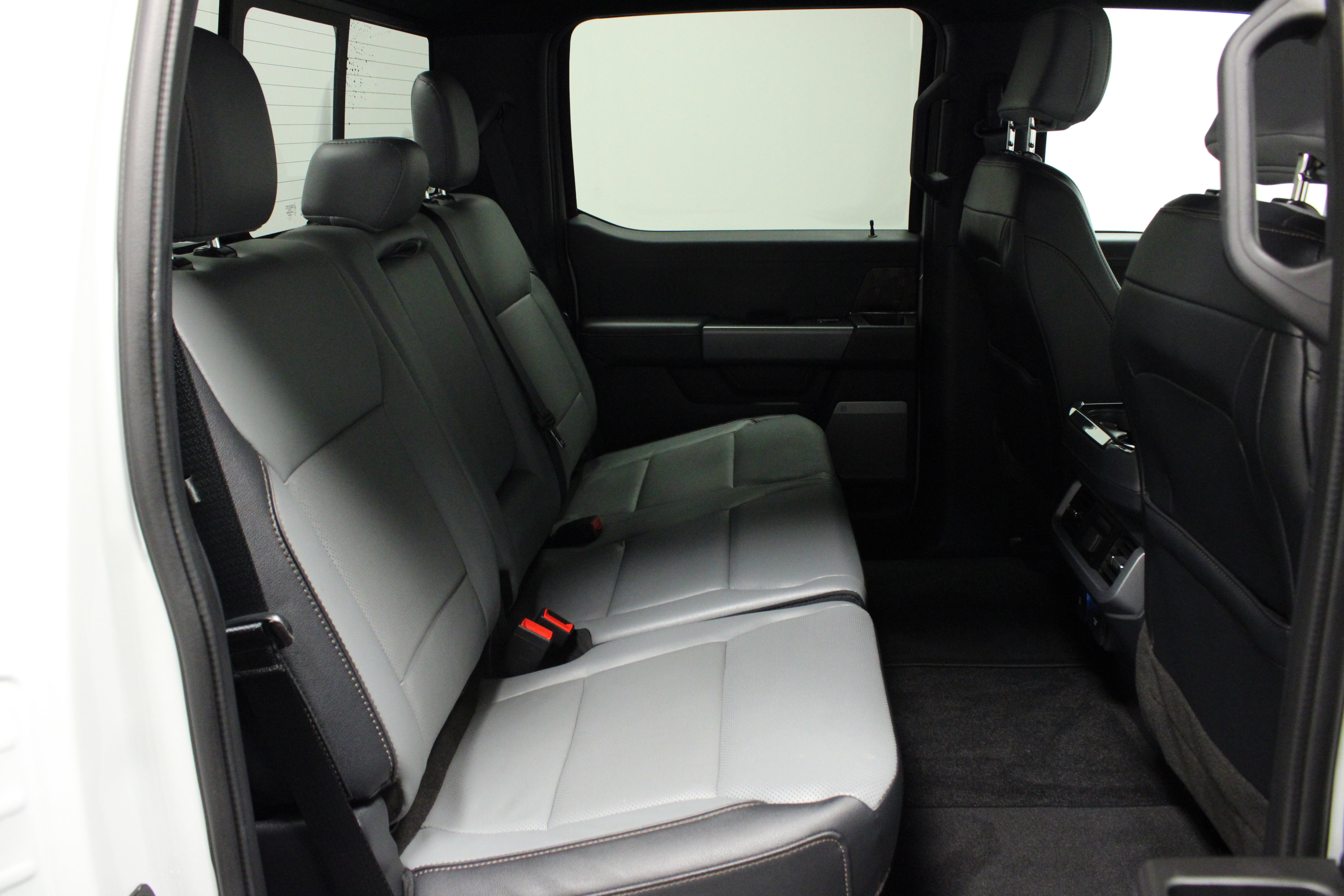 Used 2023 Ford F150 Lightning Lariat w/ Equipment Group 511A High image 18