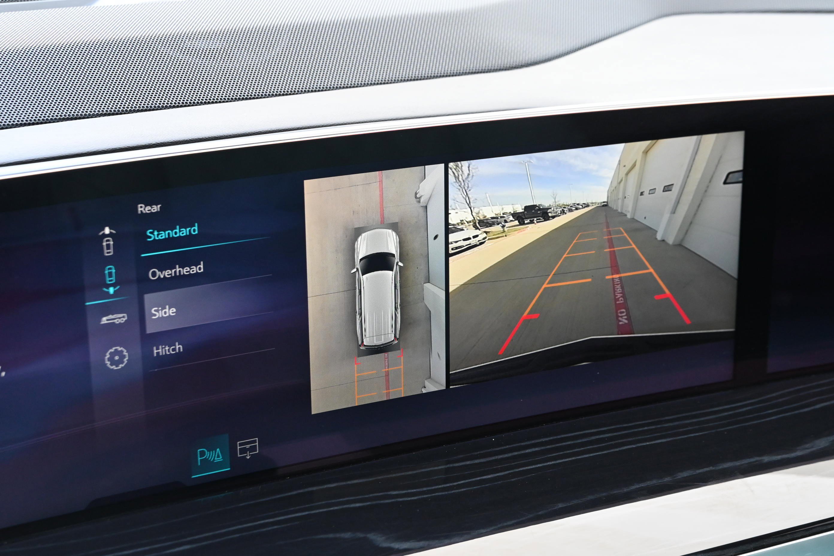 Used 2025 Cadillac Escalade Sport w/ Touring Package image 16