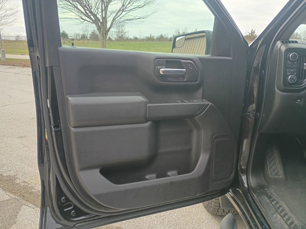 Used 2020 Chevrolet Silverado 1500 Custom Trail Boss w/ Custom Convenience Package image 12