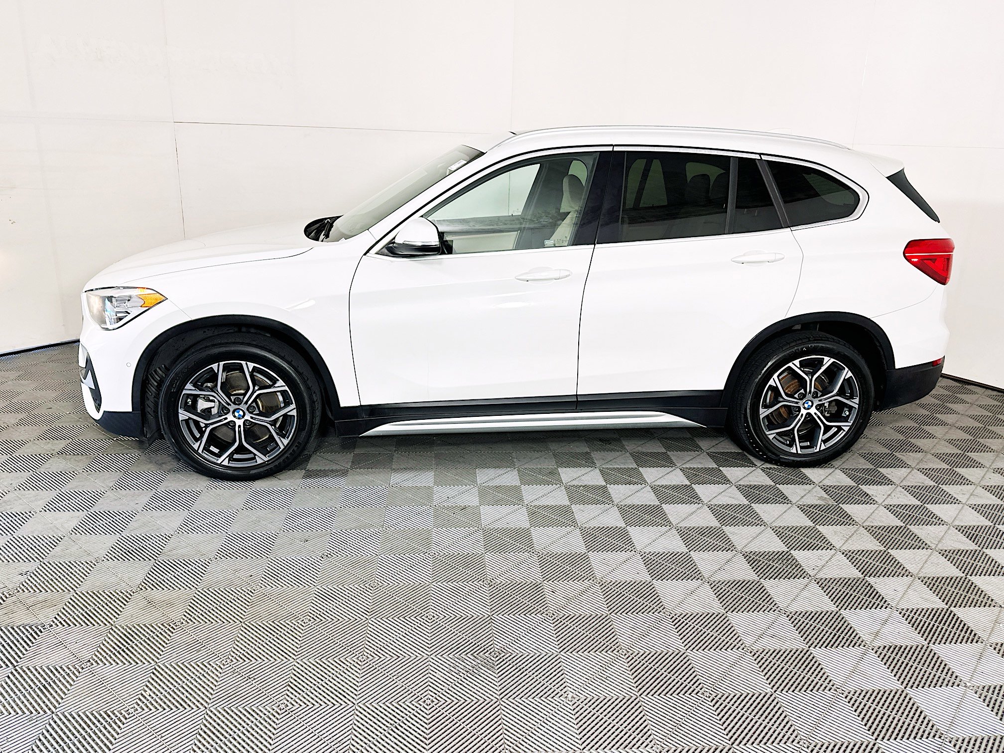 Used 2021 BMW X1 sDrive28i w/ Convenience Package FWD image 6