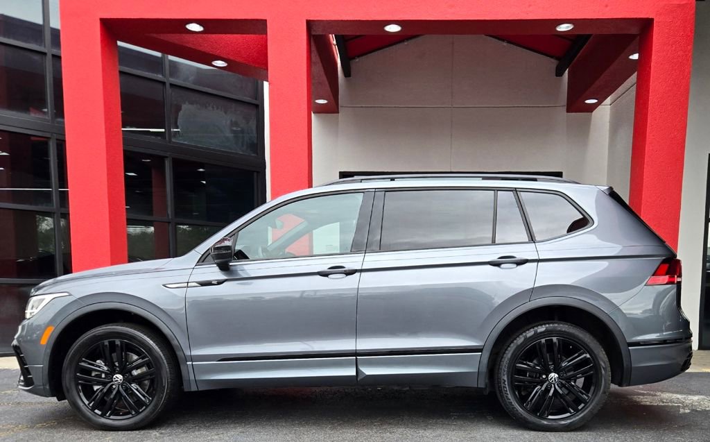 Used 2022 Volkswagen Tiguan SE R-Line image 5