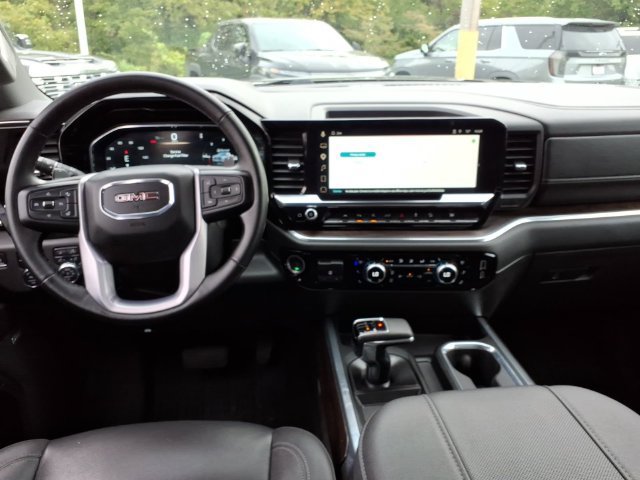 Used 2023 GMC Sierra 1500 SLT w/ SLT Premium Plus Package AWD/4WD image 9