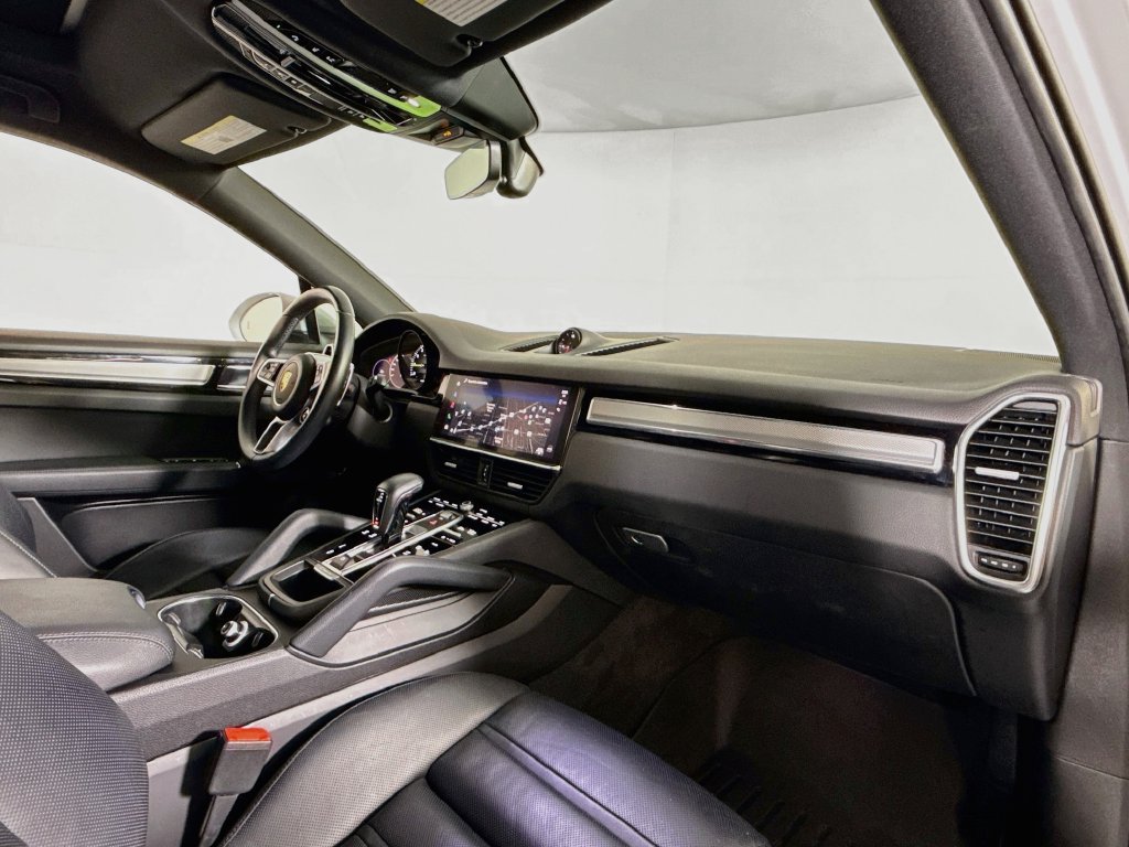 Certified 2023 Porsche Cayenne Platinum Edition AWD/4WD image 17