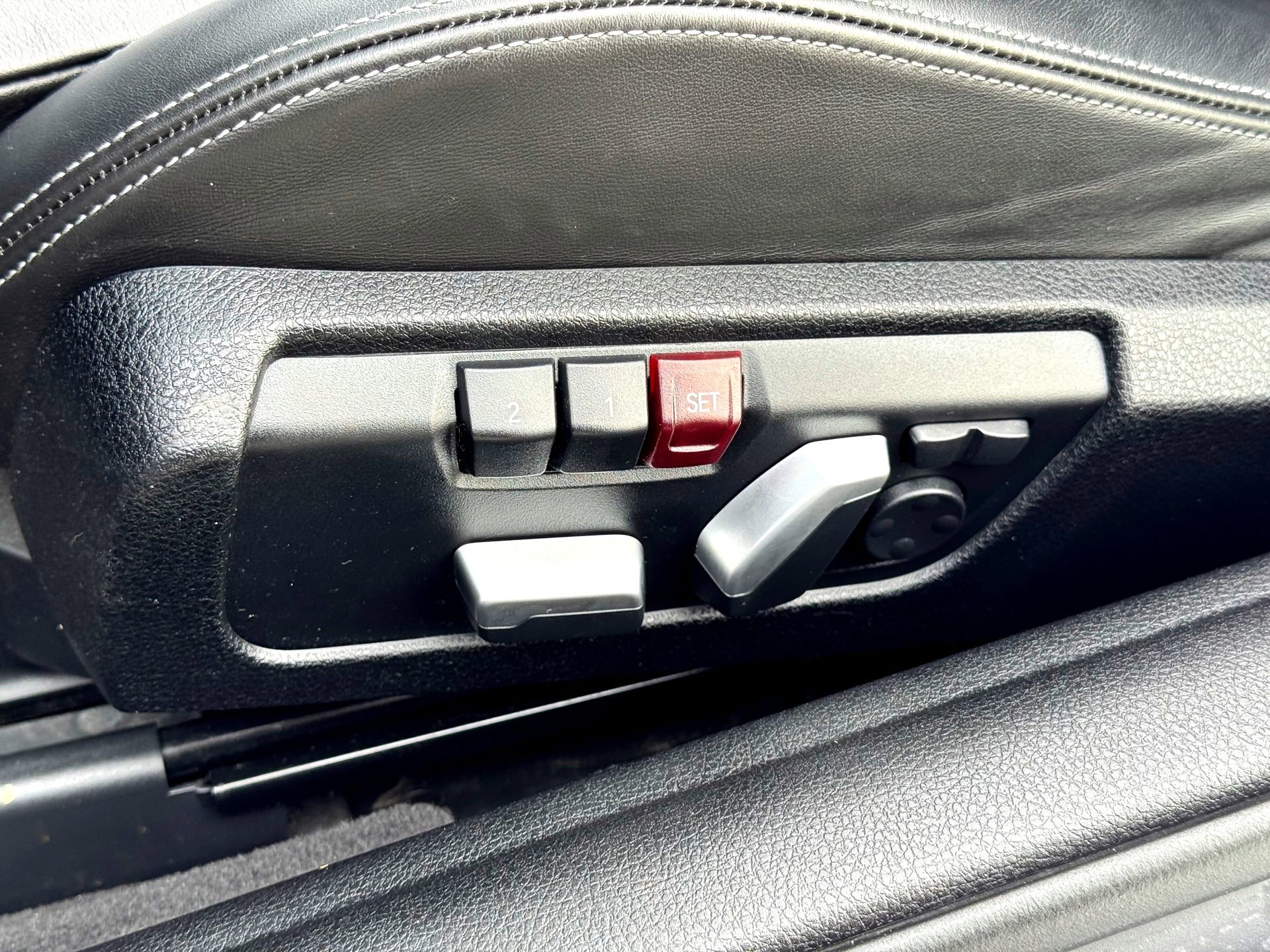 Used 2018 BMW M4 Convertible image 34