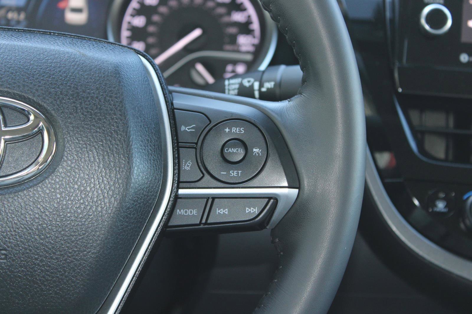 Used 2023 Toyota Camry XLE image 27