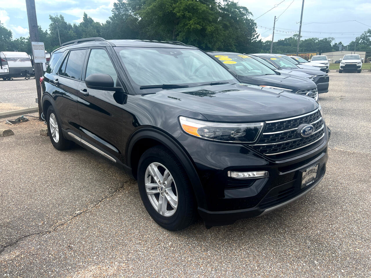 Used 2024 Ford Explorer XLT w/ Equipment Group 202A image 5