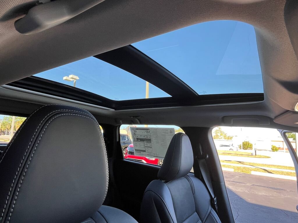New 2025 Mitsubishi Outlander SE image 25