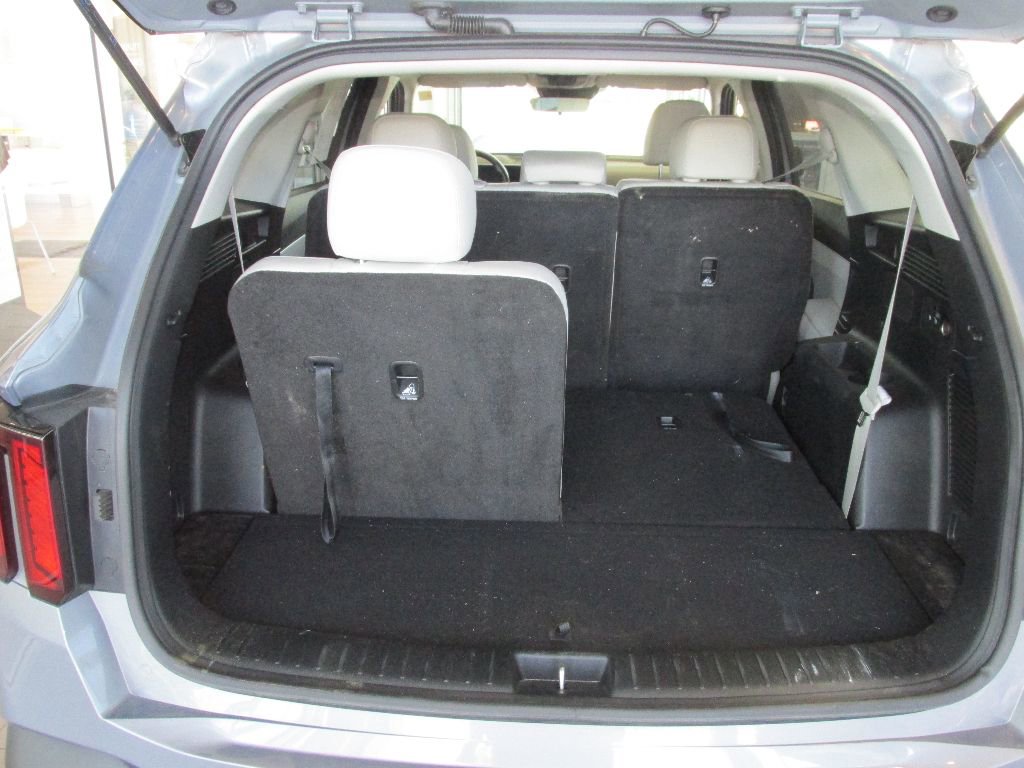 Used 2025 Kia Sorento S image 33
