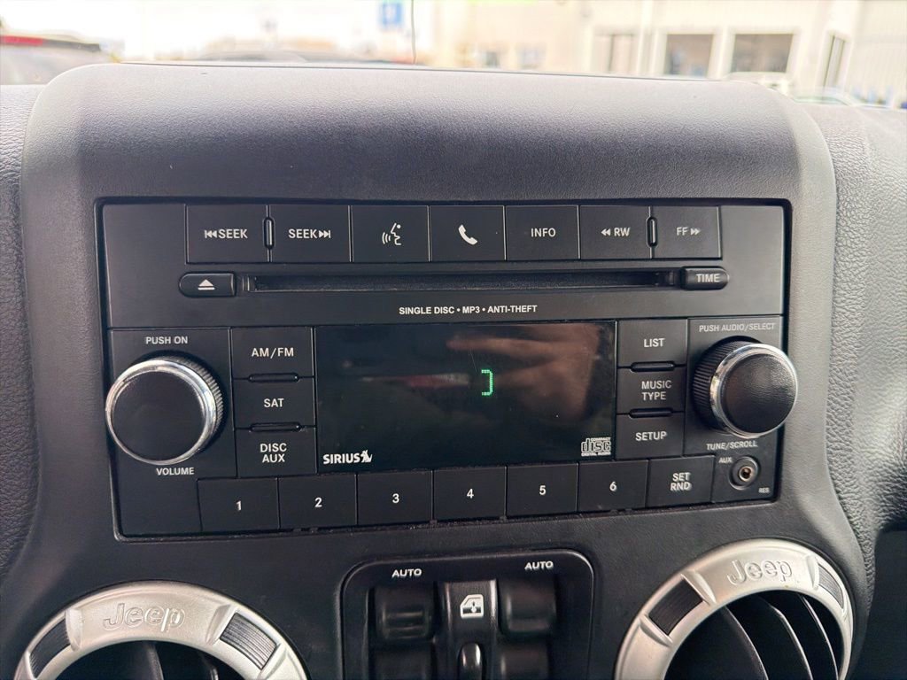 Used 2018 Jeep Wrangler Unlimited Sahara w/ Max Tow Package image 13