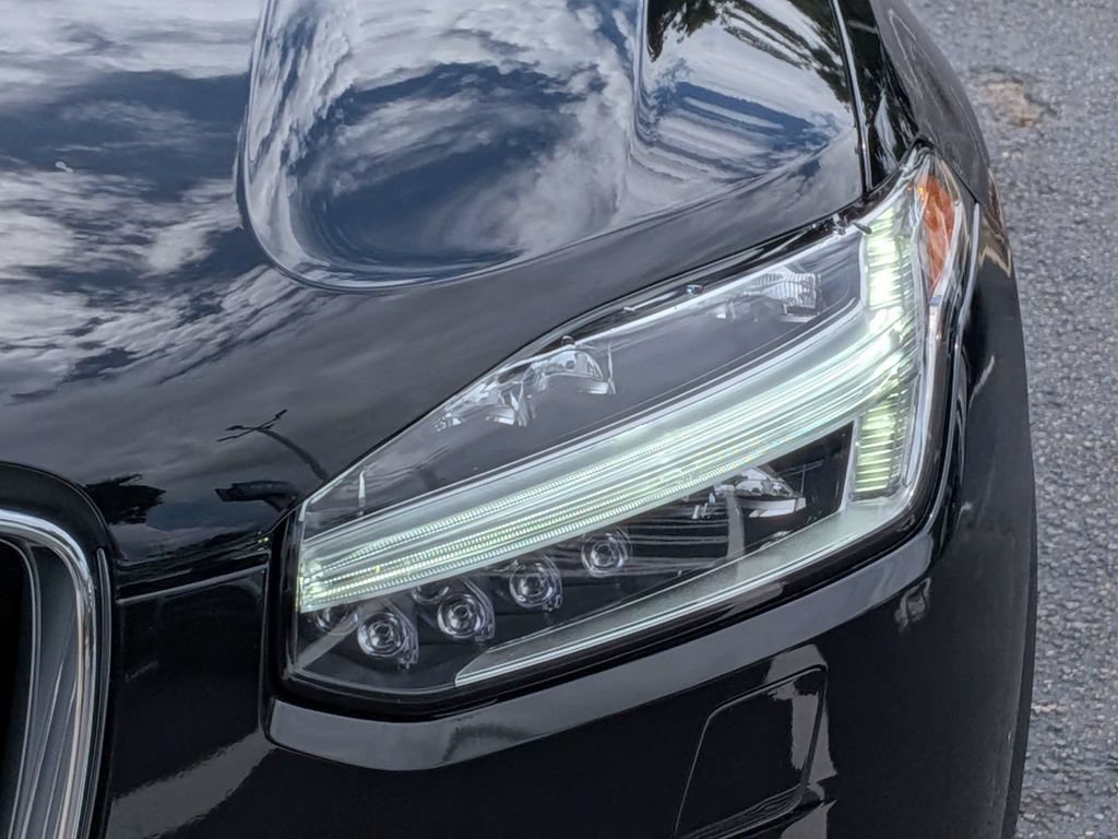Certified 2024 Volvo XC90 B6 Ultimate w/ Lounge Package AWD/4WD image 9