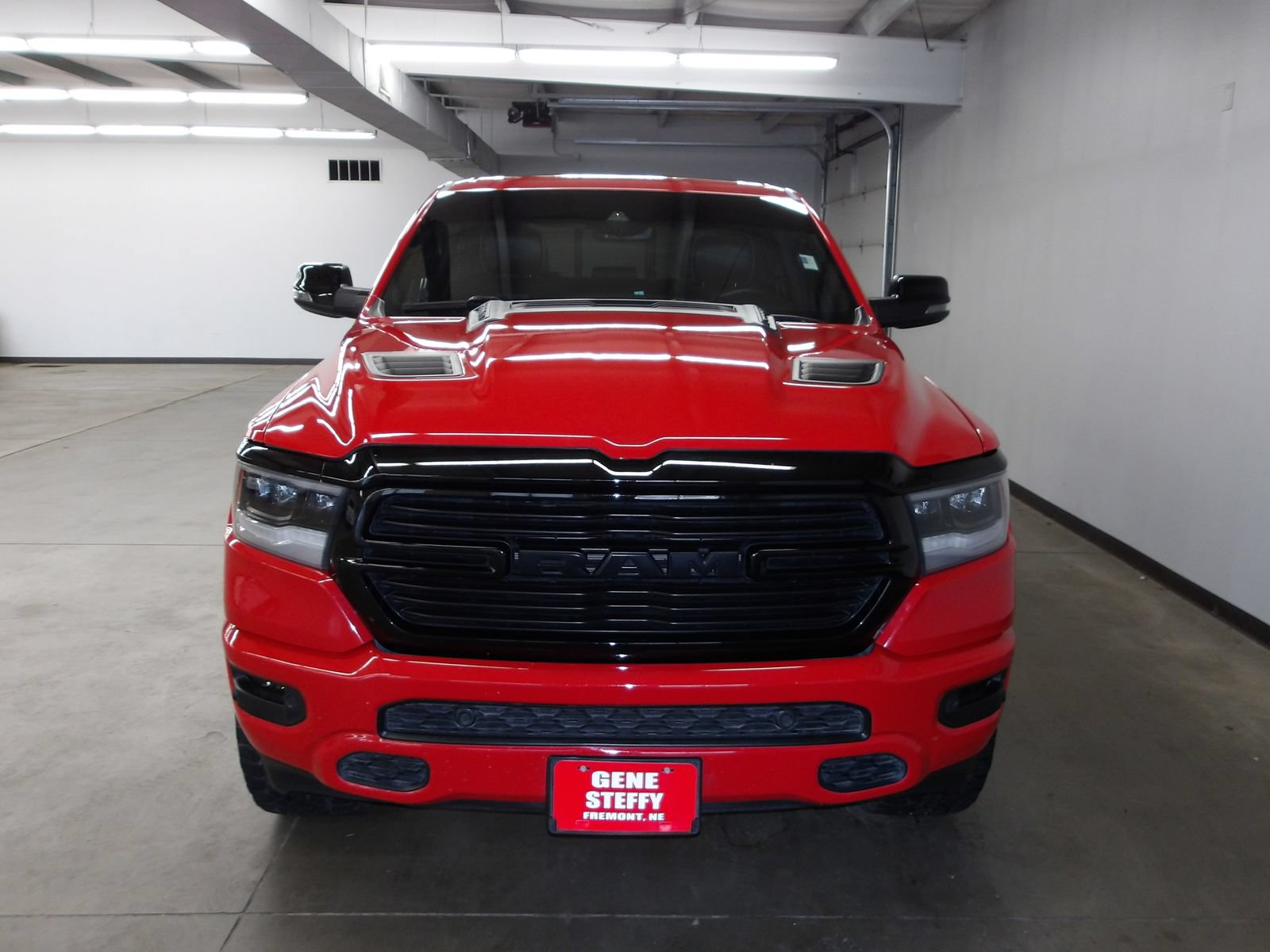 Used 2024 RAM 1500 Laramie AWD/4WD image 6