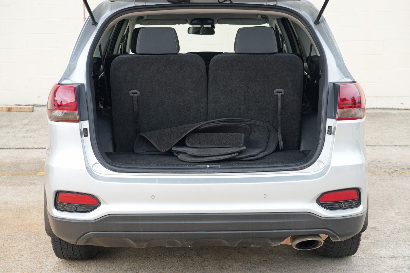 Used 2020 Kia Sorento S FWD image 9